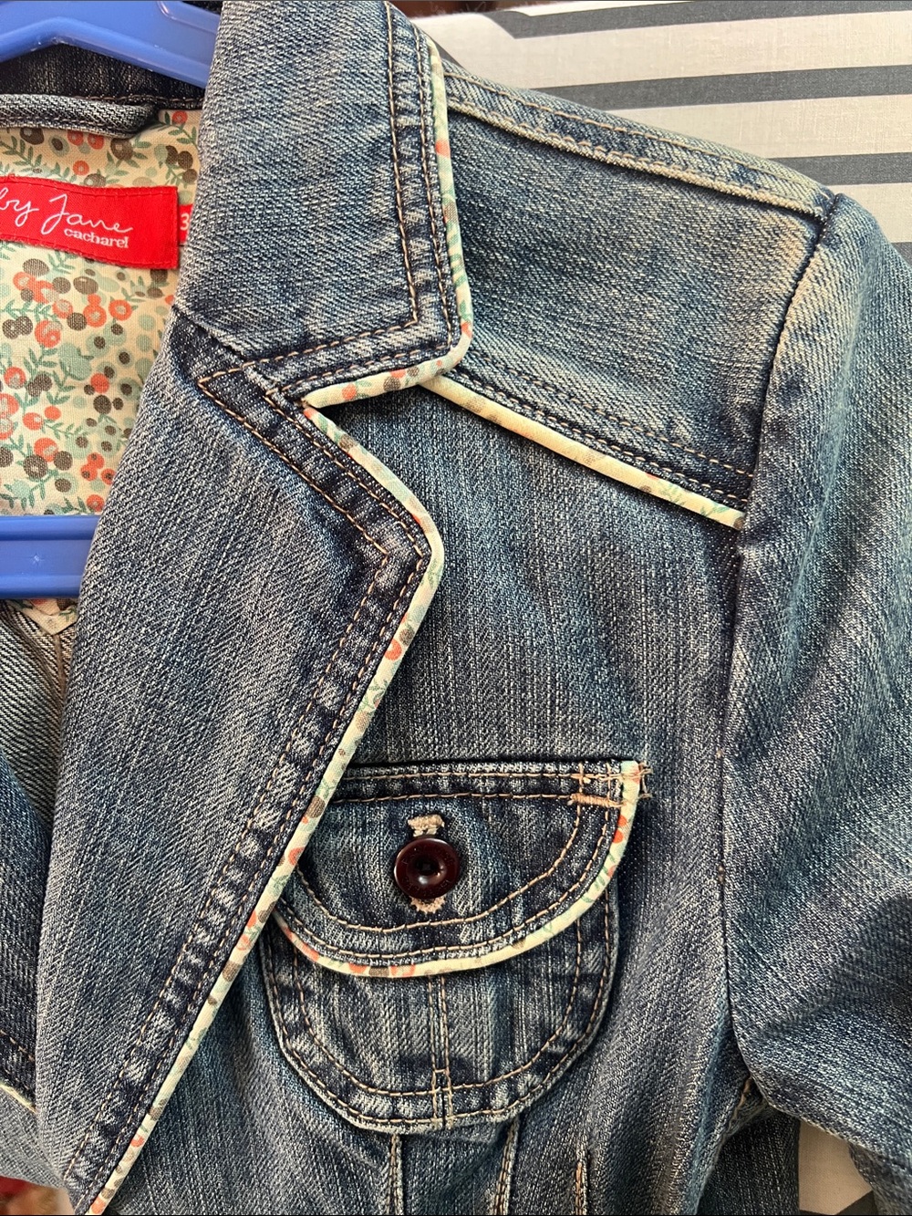 Unique Fitted Denim Jean Jacket Blazer with Contrast Trim 🩵 designer Cacharel
